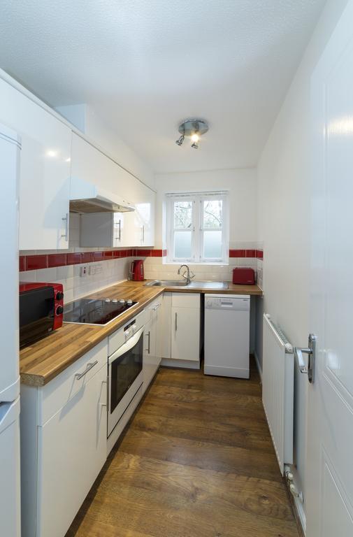 Quiet Riverside Apartment London Exterior photo