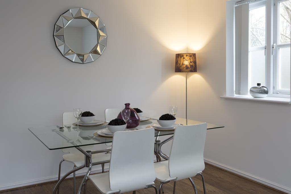 Quiet Riverside Apartment London Exterior photo